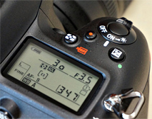 ῵D7100